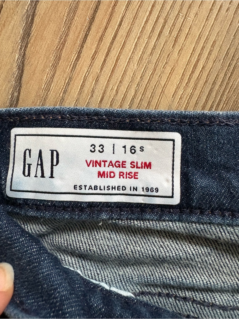 GAP Vintage Slim Mid-Rise Jeans in Dark Blue - Picture 2 of 4